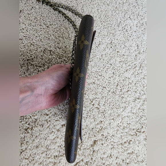 Luis Vuitton Sara Wallet - Picture 10 of 16